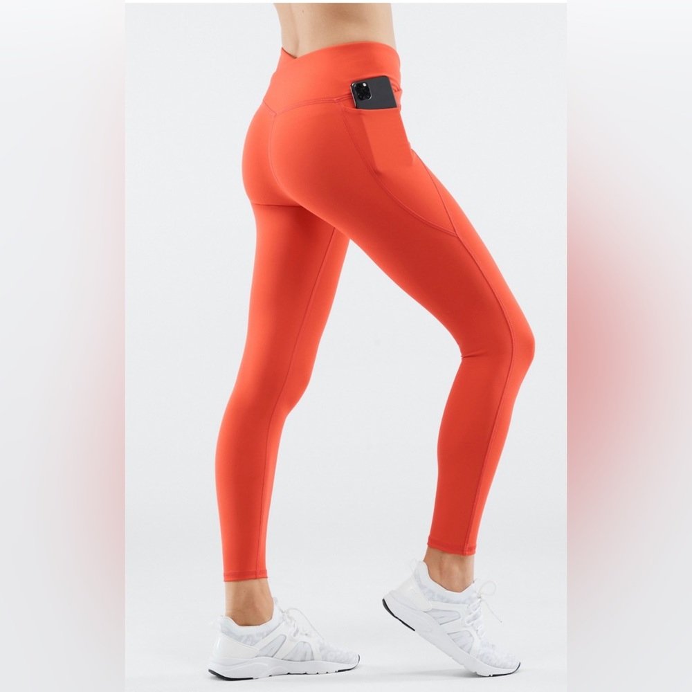 Fabletics Oasis PureLuxe HW Crossover 7/8
Legging in Orange - Picture 2 of 5